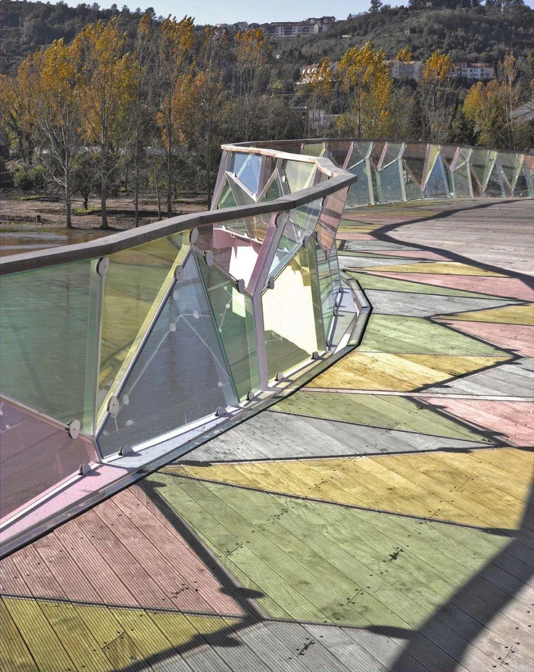 图片[71]-景观艺术中的玻璃：U型玻璃、玻璃砖、玻璃石什么是U型玻璃、玻璃砖、玻璃石-VIP景观网