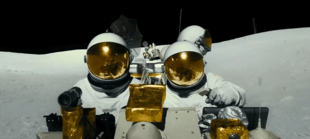 《星际探索》中金色的太空装备